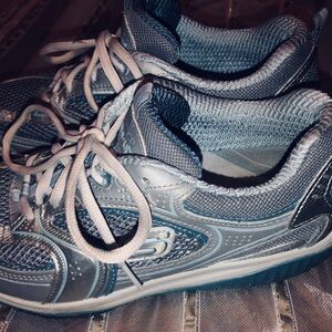 Skechers TONING Women’s Size 7 Metallic Gray & Light Walking Shoes Sneakers EUC